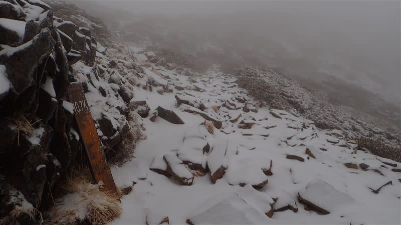 原PO表示，雪山步道9.7公里以上開始有積雪。（圖／翻攝自《雪霸國家公園登山資訊分享站》）