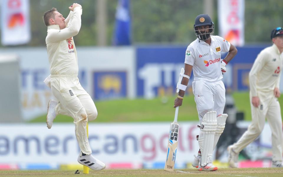 Dom Bess bowling in Sri Lanka