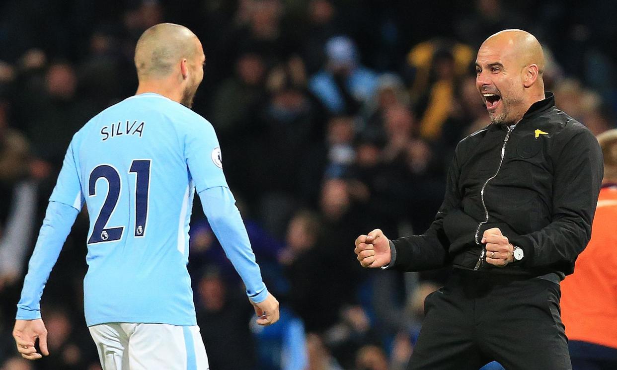 Los españoles Pep Guardiola y David Silva, celebrando después de batir al Southampton en la Premier League. Foto: The Guardian.