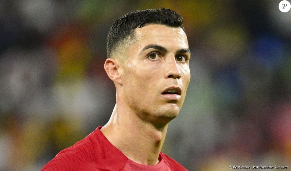 Coupe du monde 2022 : Cristiano Ronaldo ridiculisé par un adversaire en plein match ? Ce geste qui fait polémique ! - BestImage, Jean-Baptiste Autissier