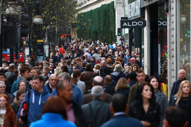 Oxford Street to be pedestrianised by 2020 - BBC News