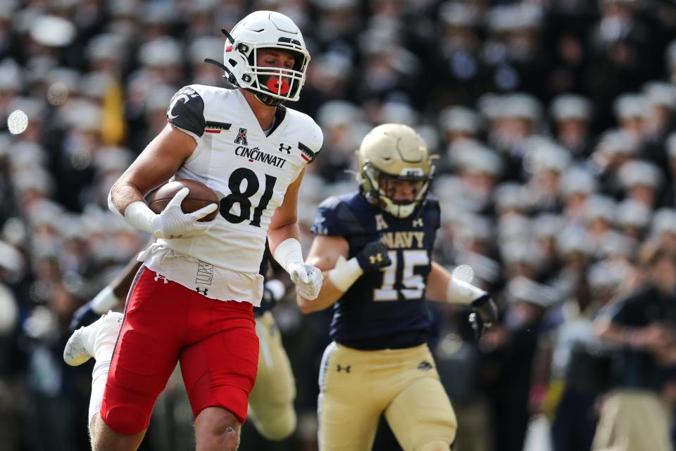 Cincinnati tight end Josh Whyle (81) had four catches for 60 yards and two touchdowns in a 27-20 win at Navy last season.