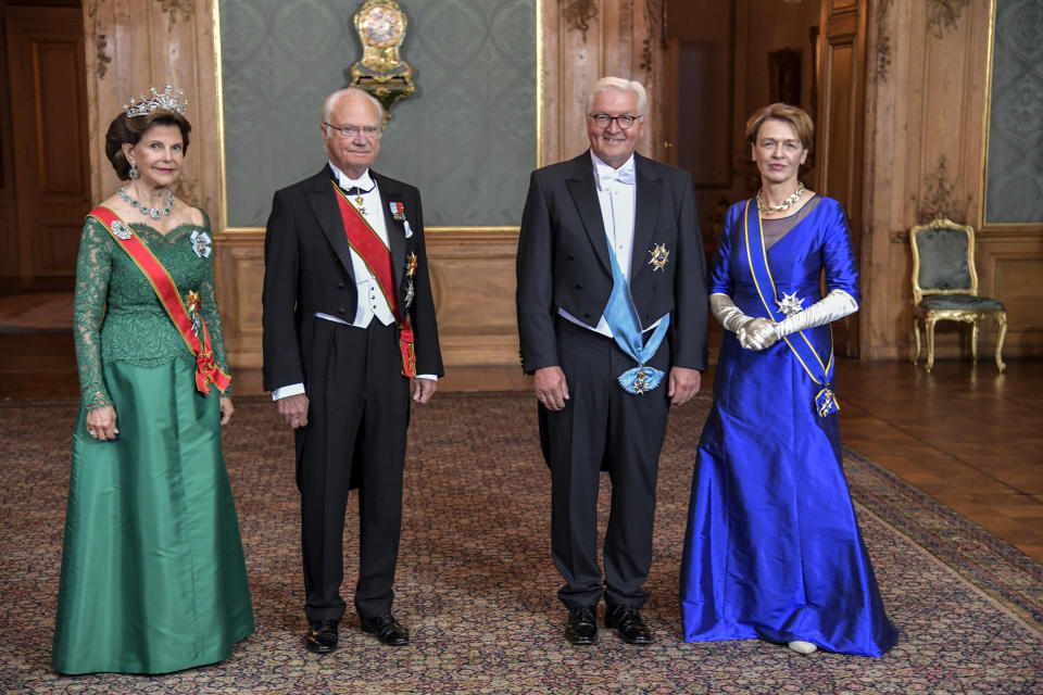 FILE - From left, Sweden's Queen Silvia, King Carl Gustaf, German President Frank-Walter Steinmeier and his wife Elke Buedenbender pose for a photo before a State Banquet at the Royal Palace in Stockholm, Tuesday, Sept. 7 2021. (Anders Wiklund/TT News Agency via AP, File)