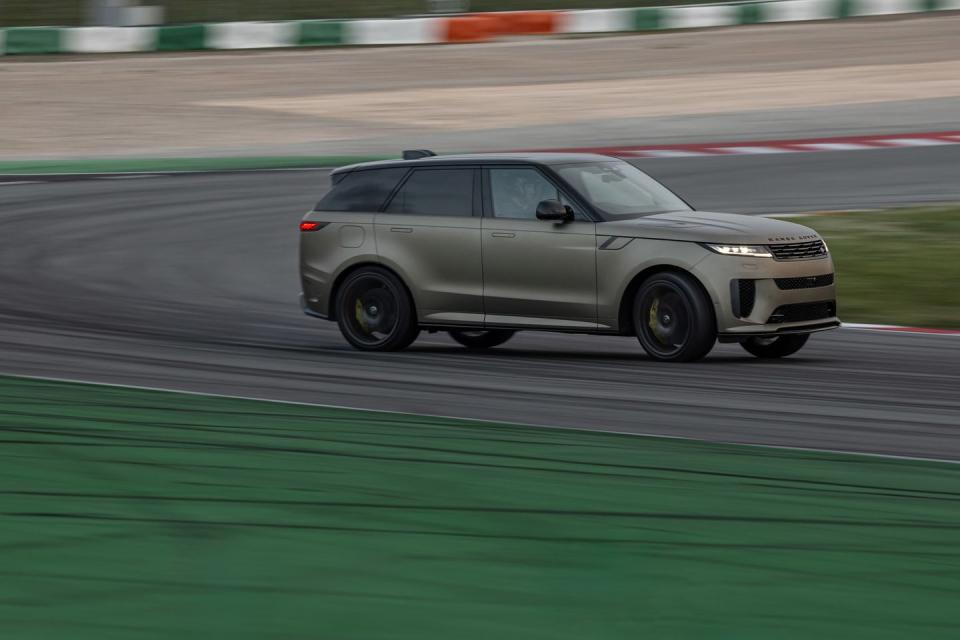 2024 land rover range rover sport sv