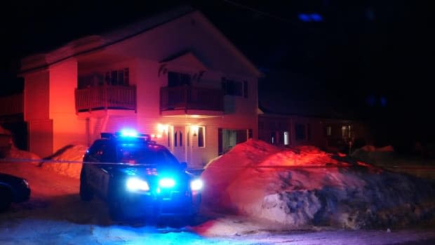 Police found the two women inside this home in Sainte-Sophie. A 60-year-old woman has since died.  (Alain Beland/Radio-Canada - image credit)