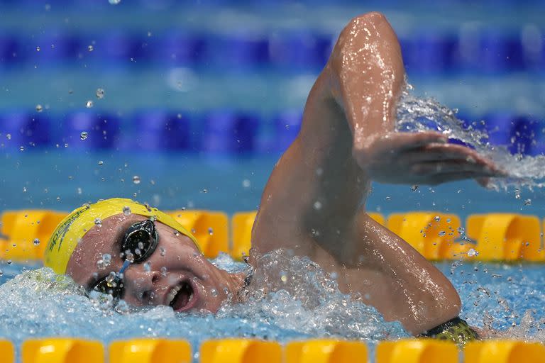 La australiana Ariarne Titmus en acción: se lució con un récord mundial en Fukuoka ante Ledecky