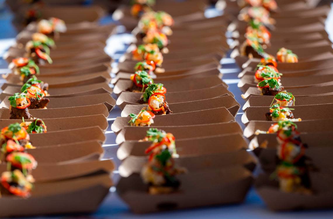 Hors d’oeuvres sit on tables as guests arrive at the Tower Bridge Dinner on Sunday.