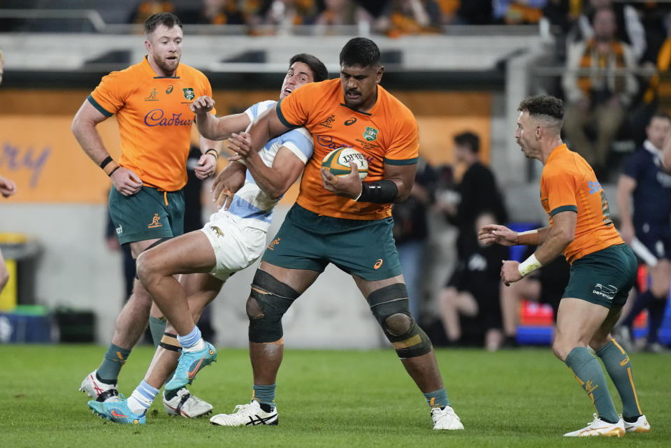 Australia's Will Skelton and Argentina's Lucio Cinti battle for the ball during the Rugby Championship test match between Australia and Argentina in Sydney, Australia, Saturday, July 15, 2023. (AP Photo/Rick Rycroft)