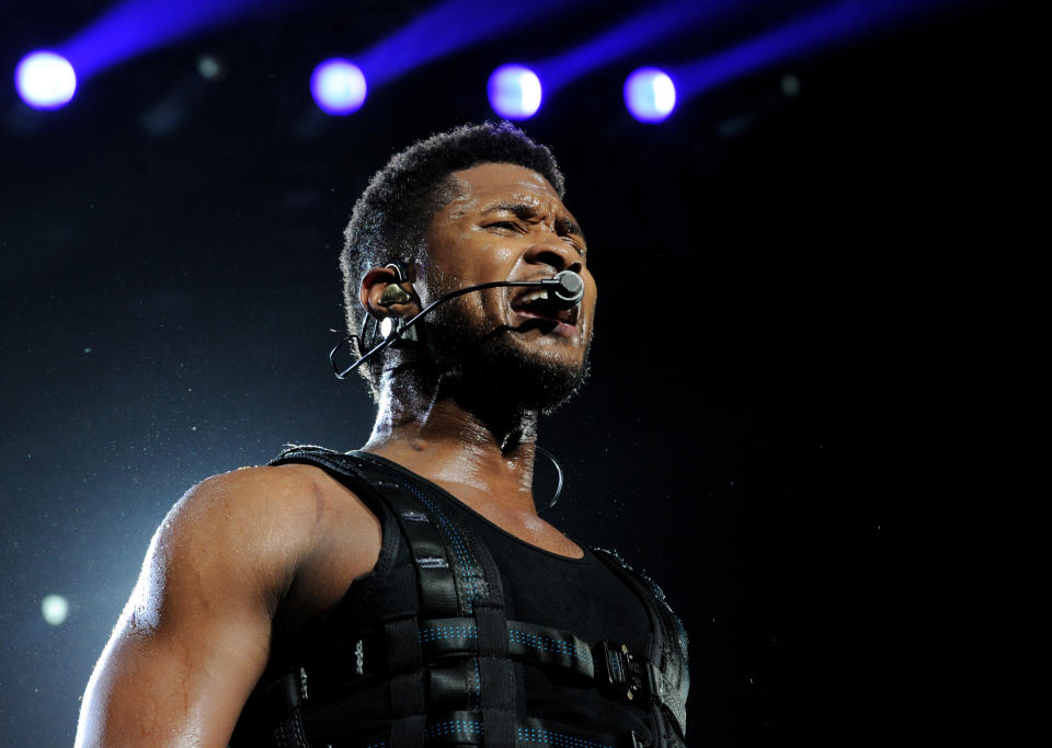 Usher & Akon Perform At The Staples Center