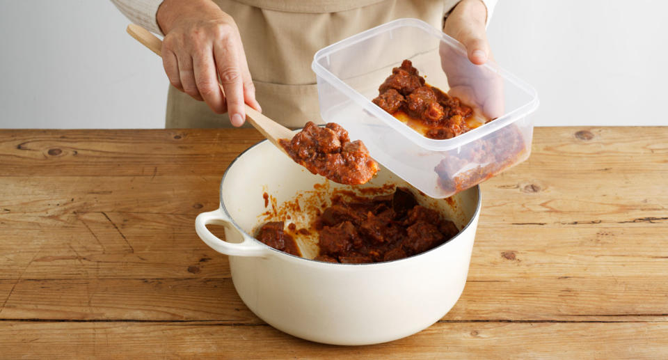 It’s best to portion out storing your leftovers. For large amounts of food, split it up and place it in separate containers to allow it to cool in your fridge faster. Source: Getty Images (File pic)