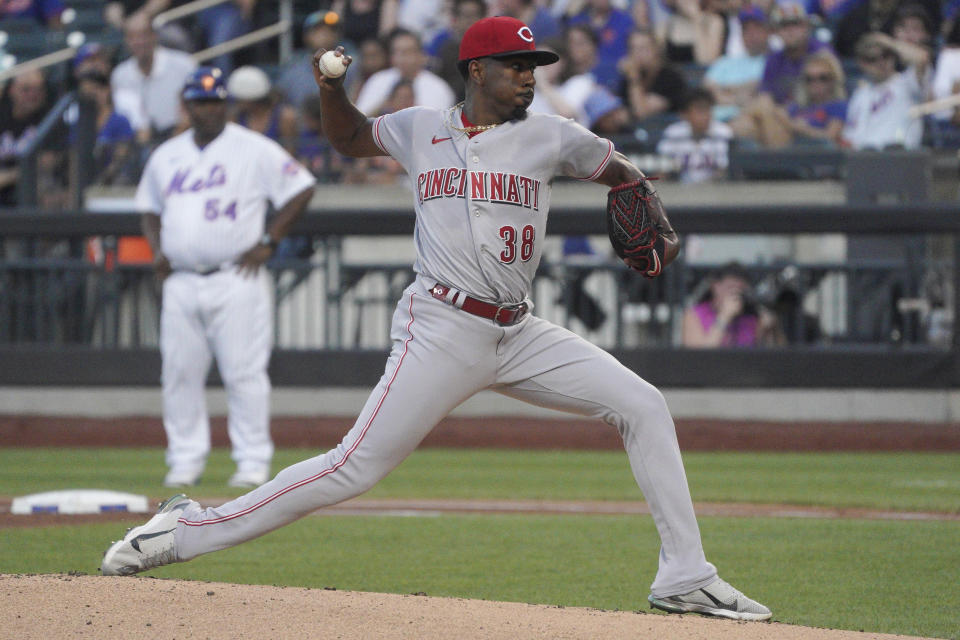 Cincinnati Reds' Justin Dunn pitches during the during first inning of a baseball game against New York Mets, Monday, Aug. 8, 2022, in New York. (AP Photo/Bebeto Matthews)