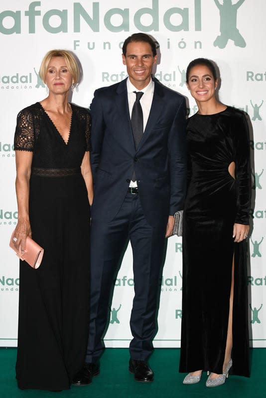 Rafa Nadal con su madre y Mery Perelló