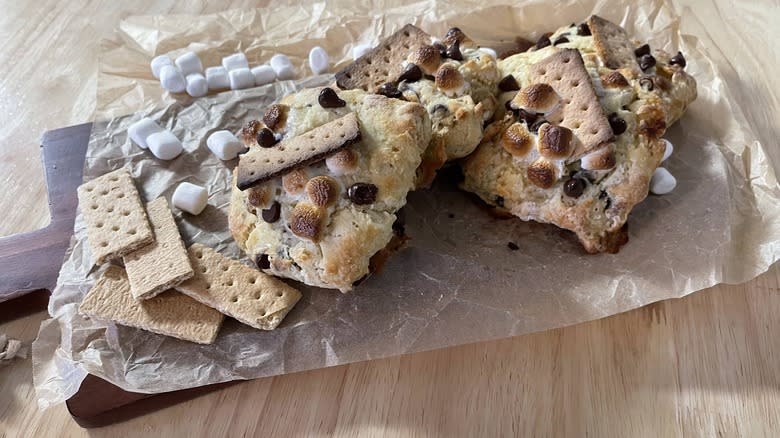 golden baked s'mores scones