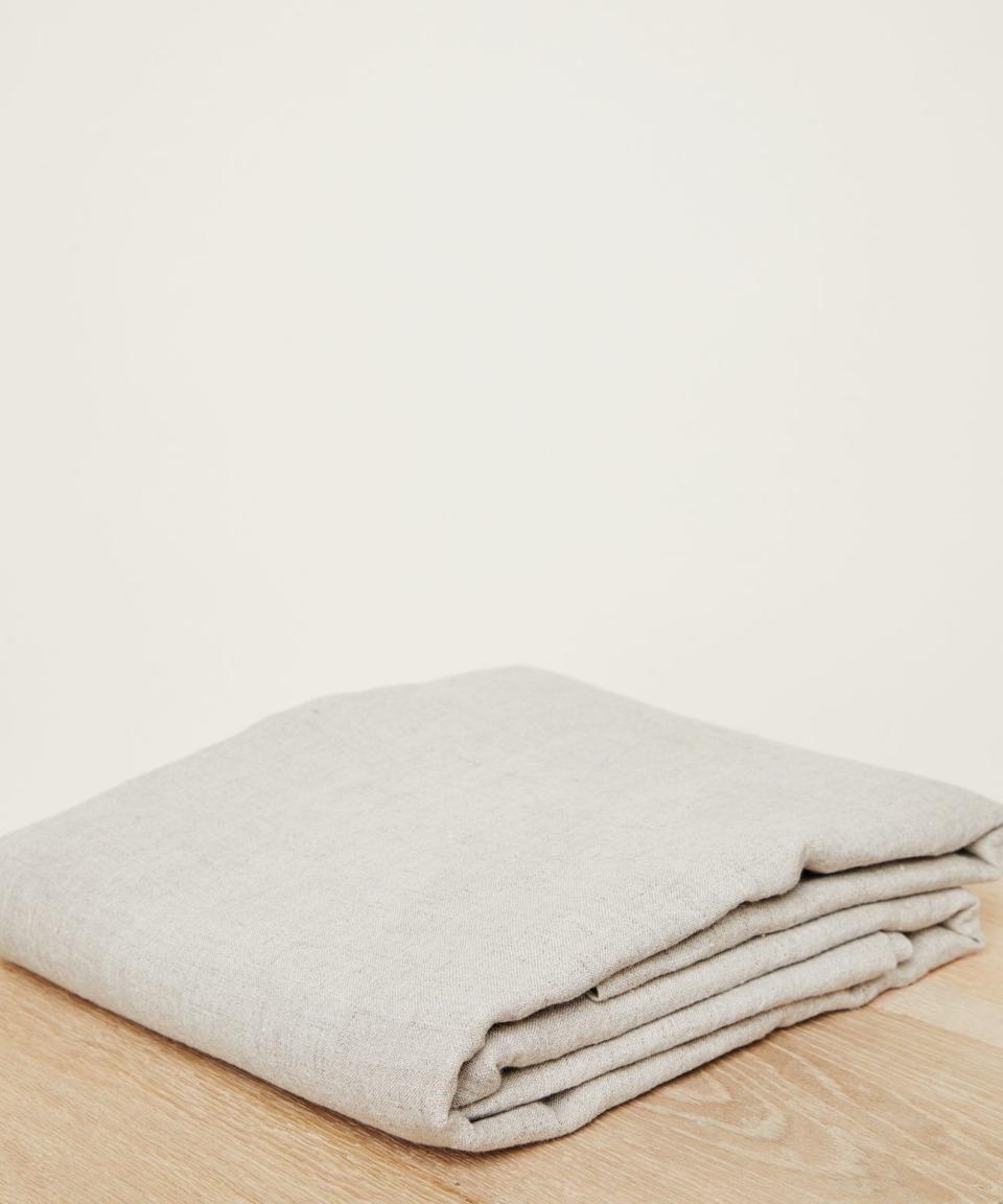 25) Linen Tablecloth