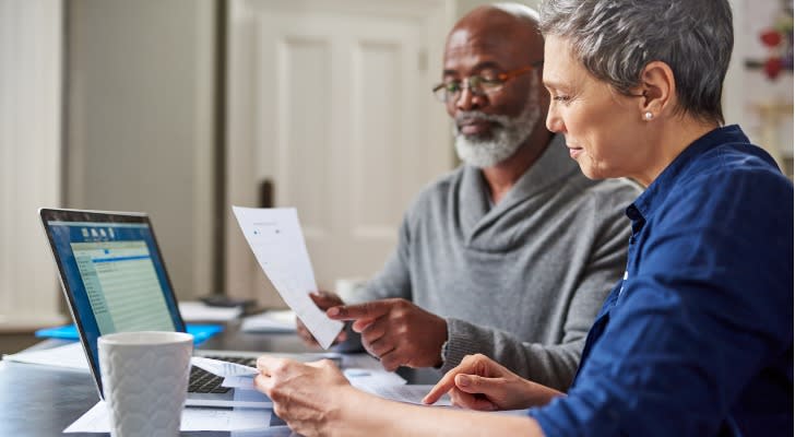 Retired couple discuss how much to withdraw from their 401(k)