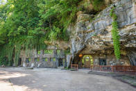 <p>Inicialmente se usaba para la exploración, pero desde 1983 esta cueva en Arkansas tiene una nueva ocupación.<br>Foto: Instagram/beckhamcave </p>