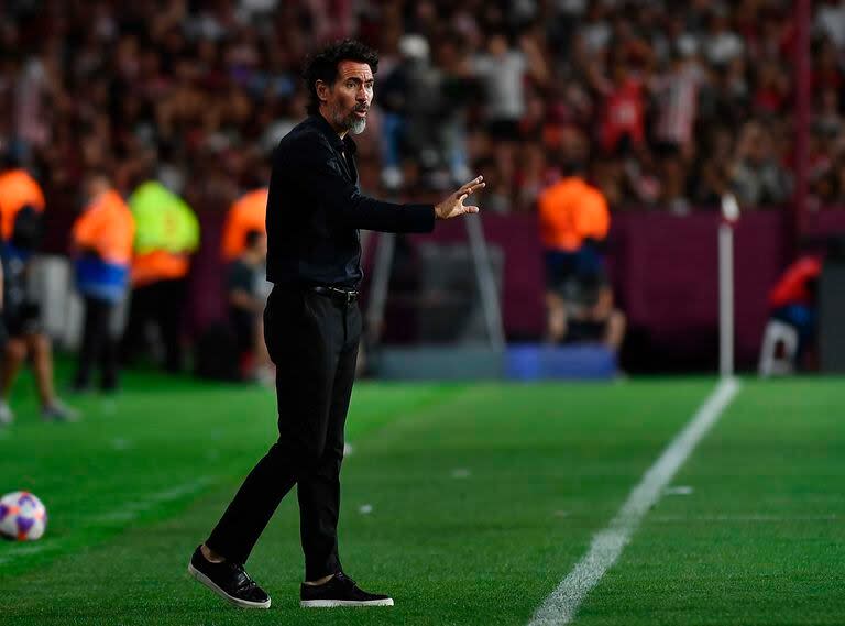 Eduardo Domínguez, en la noche de Lanús: Estudiantes se coronó en la Copa Argentina