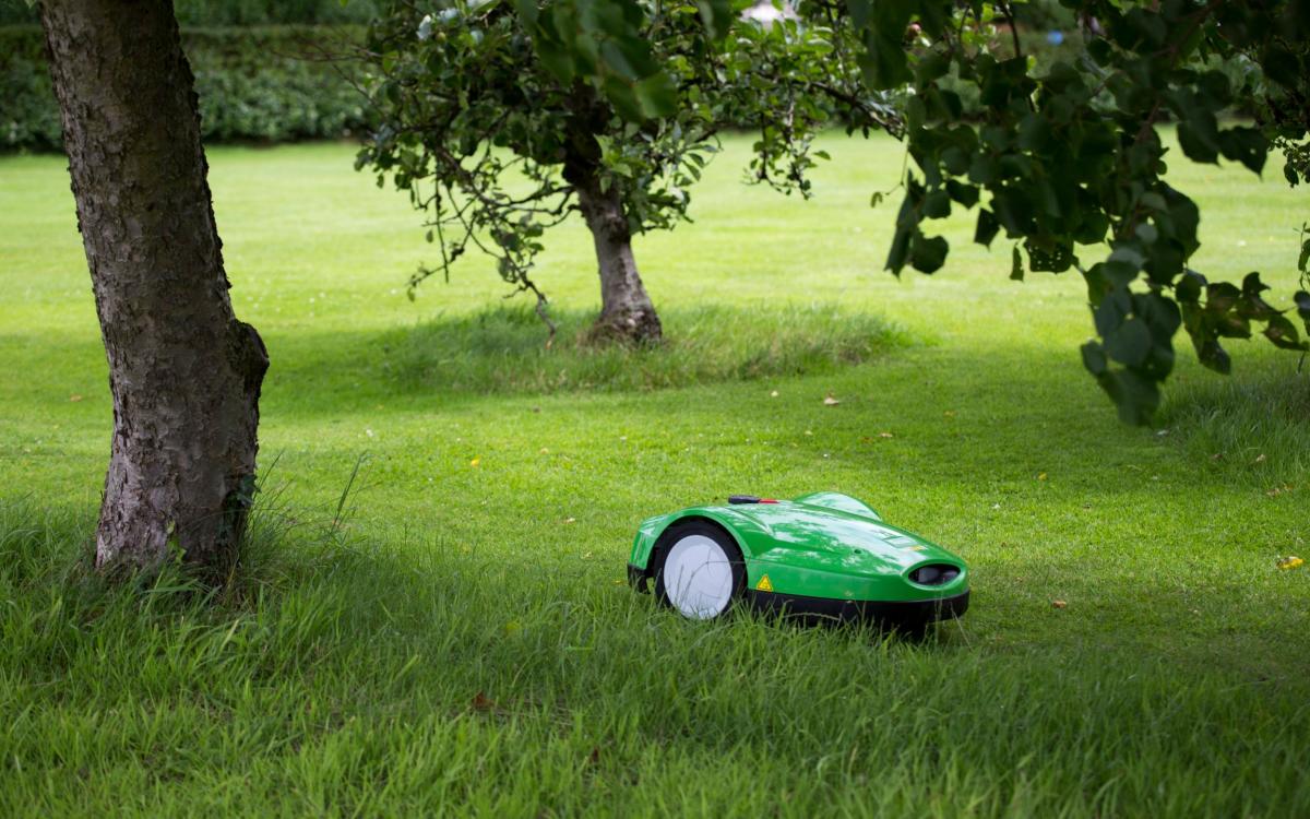 How robot lawn mowers in one West Palm Beach community help fight