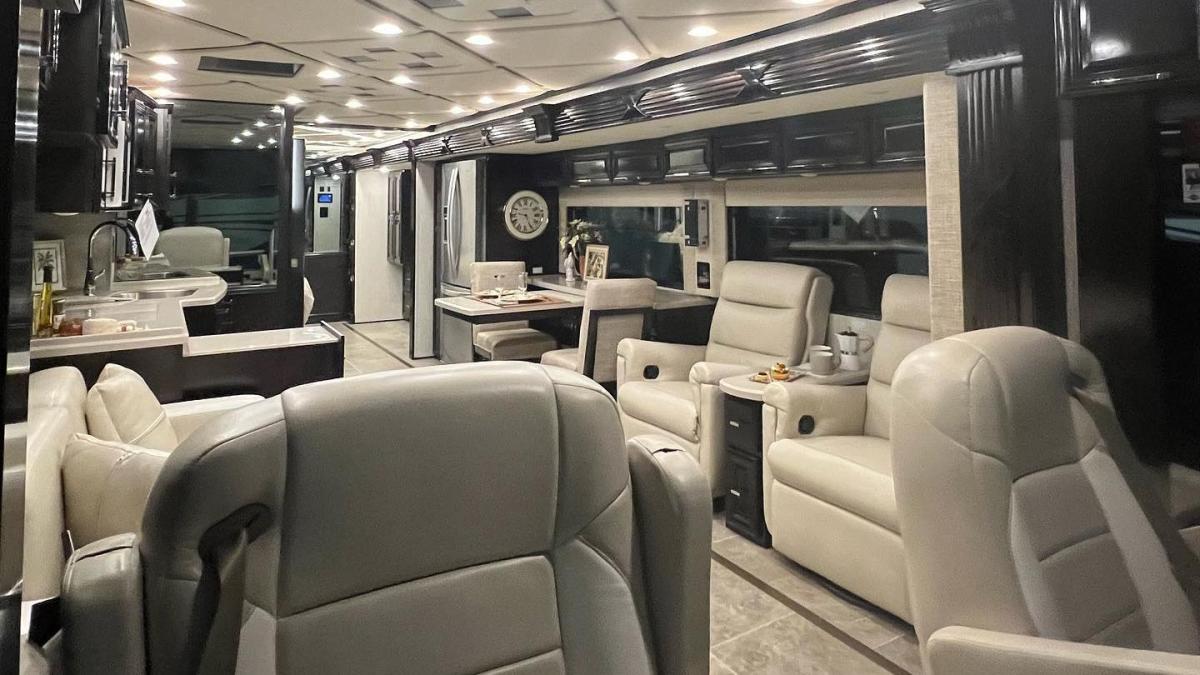 WGAL checks out luxurious vehicles at America's largest RV show in