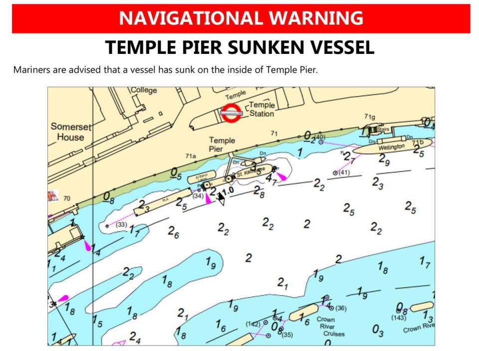 Warning for other boaters about sunken vessel (Port of London Authority)