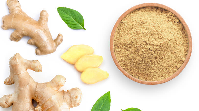 ginger powder with fresh root