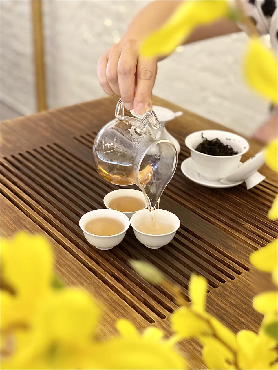 CAN DRINKING TEA BE A WELLNESS RITUAL? THIS EXPERT EXPLAINS HOW (Tea Drunk/Shunan Teng)