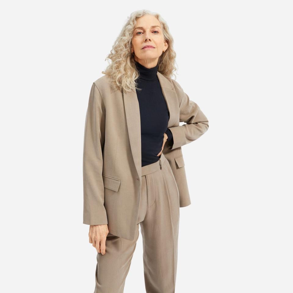 <p><strong>Everlane</strong></p><p>everlane.com</p><p><a href="https://go.redirectingat.com?id=74968X1596630&url=https%3A%2F%2Fwww.everlane.com%2Fproducts%2Fwomens-drape-blazer-clay&sref=https%3A%2F%2Fwww.harpersbazaar.com%2Ffashion%2Ftrends%2Fg37038622%2Feverlane-summer-sale-best-items%2F" rel="nofollow noopener" target="_blank" data-ylk="slk:Shop Now;elm:context_link;itc:0;sec:content-canvas" class="link ">Shop Now</a></p><p><strong><del>$128</del> $102</strong></p><p>Two words guaranteed to solve an outfit rut? Oversized. Blazer. </p>
