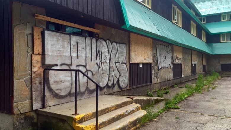 Parks Canada to tear down derelict lodge in Glacier National Park