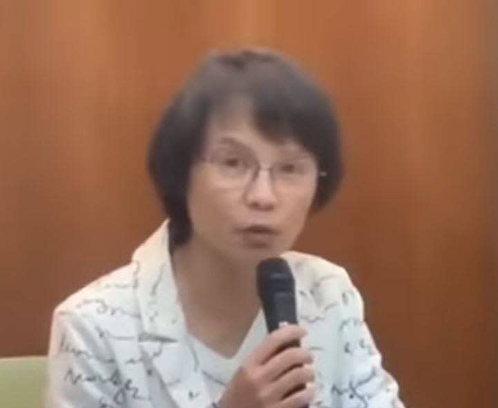 北一女中國文老師區桂芝日前痛批108課綱刪除多篇文言文，根本是「無恥」課綱，引發外界熱議。   圖：翻攝臉書