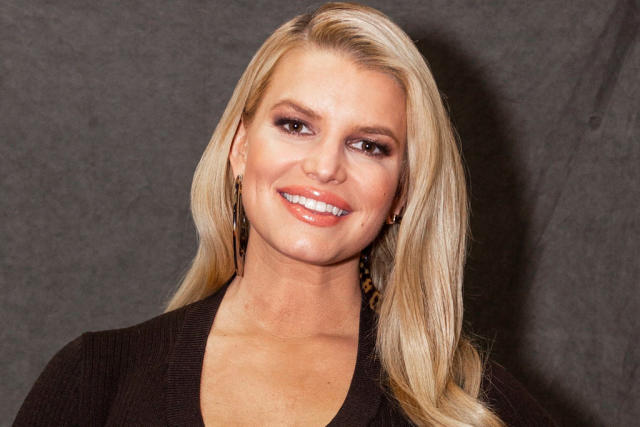 Top Jessica Simpson Quotes on Wardrobe Malfunctions, 5-Inch Heels