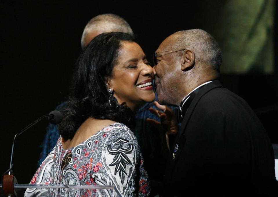 <div class="inline-image__caption"><p>Bill Cosby gives actress Phylicia Rashad a kiss before being honored during the Apollo Theatre's 75th anniversary gala in New York, June 8, 2009</p></div> <div class="inline-image__credit">Reuters</div>