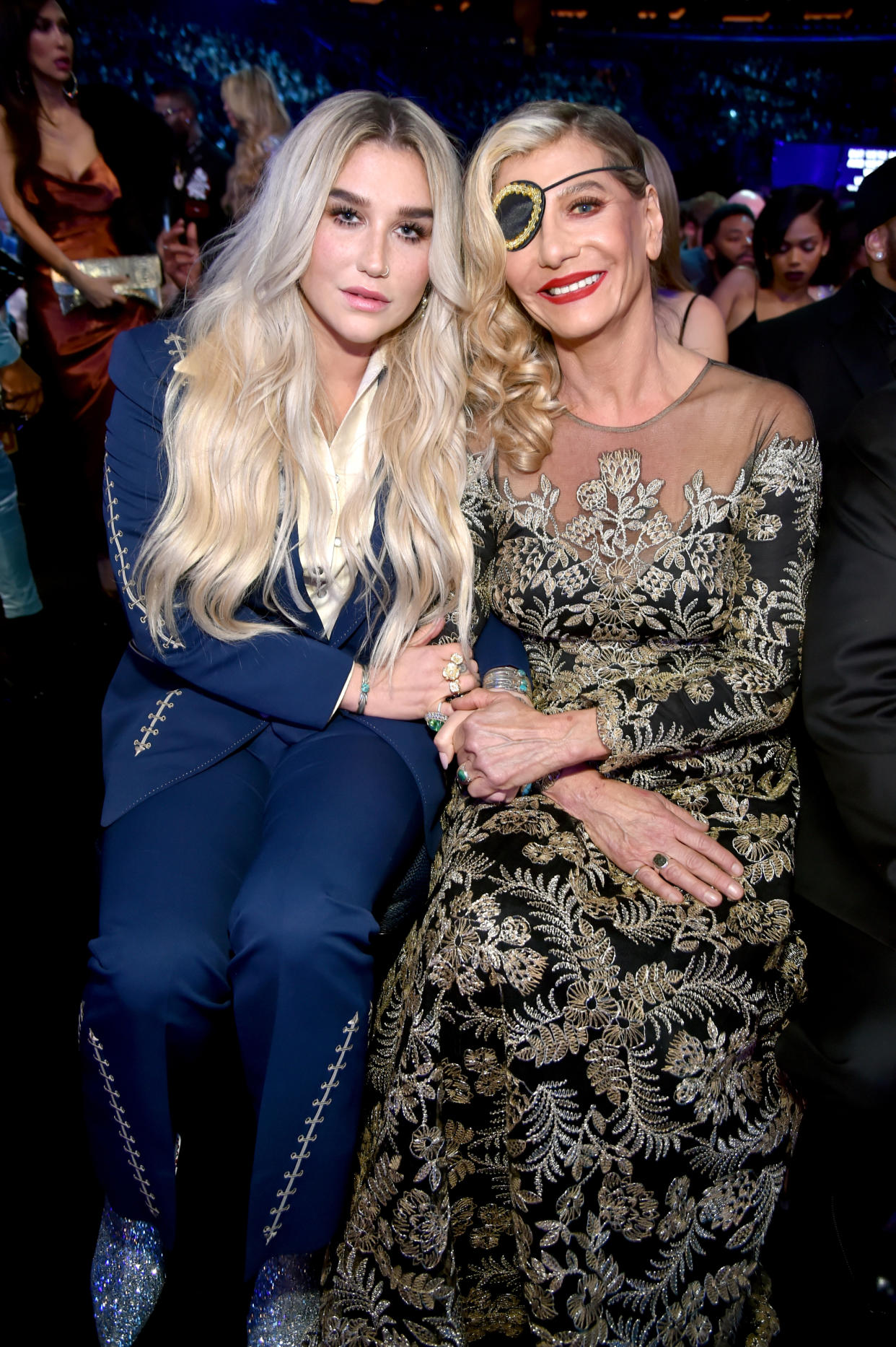 Kesha and mother Pebe Sebert attend the Grammt Awards in2018 in New York City. (Photo: Kevin Mazur/Getty Images for NARAS)