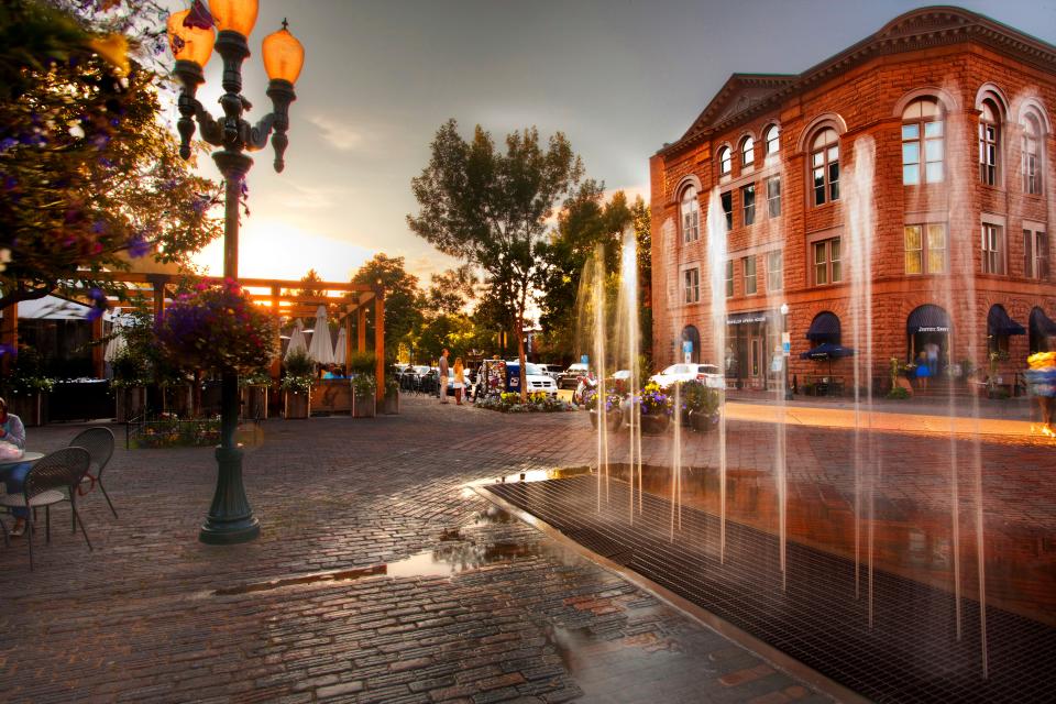 Aspen’s outdoor-dining scene.