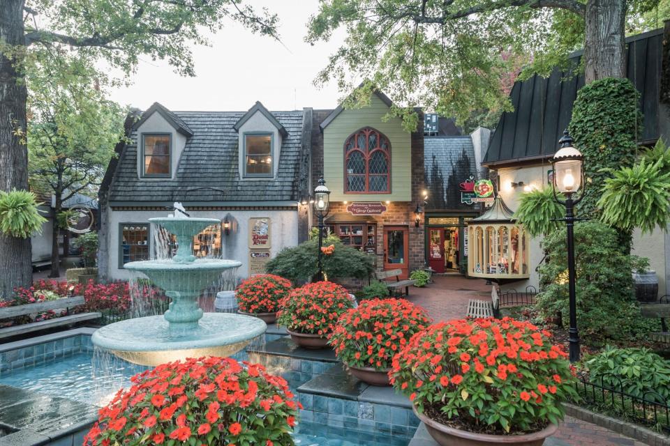 Gatlinburg TN Village Shops Donut Friar