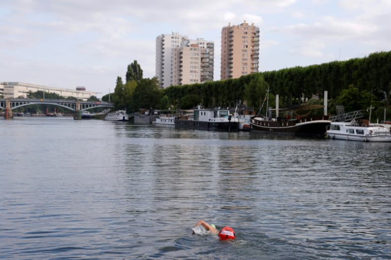 Fünf Wochen vor den Olympischen Spielen ist die Seine in Paris immer noch zu dreckig, um Schwimmwettkämpfe darin auszutragen. "Derzeit entsprechen die Proben noch nicht den Werten, die wir für diesen Sommer anpeilen", sagte der Präfekt Marc Guillaume. (Geoffroy Van der Hasselt)