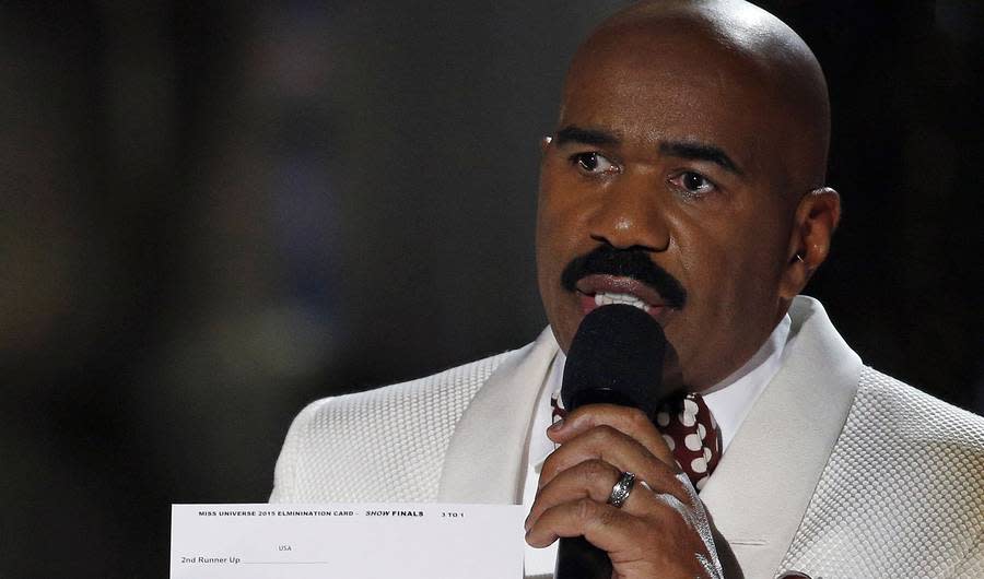 Steve Harvey Miss Universe Mix-Up Has Twitter on the Defense 