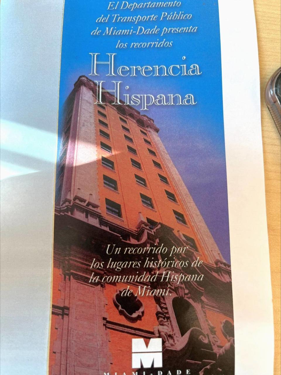 Folleto del Tour de la Herencia Hispana del Departamento de Transporte y Obras Públicas (DTPW) y el Condado de Miami-Dade.