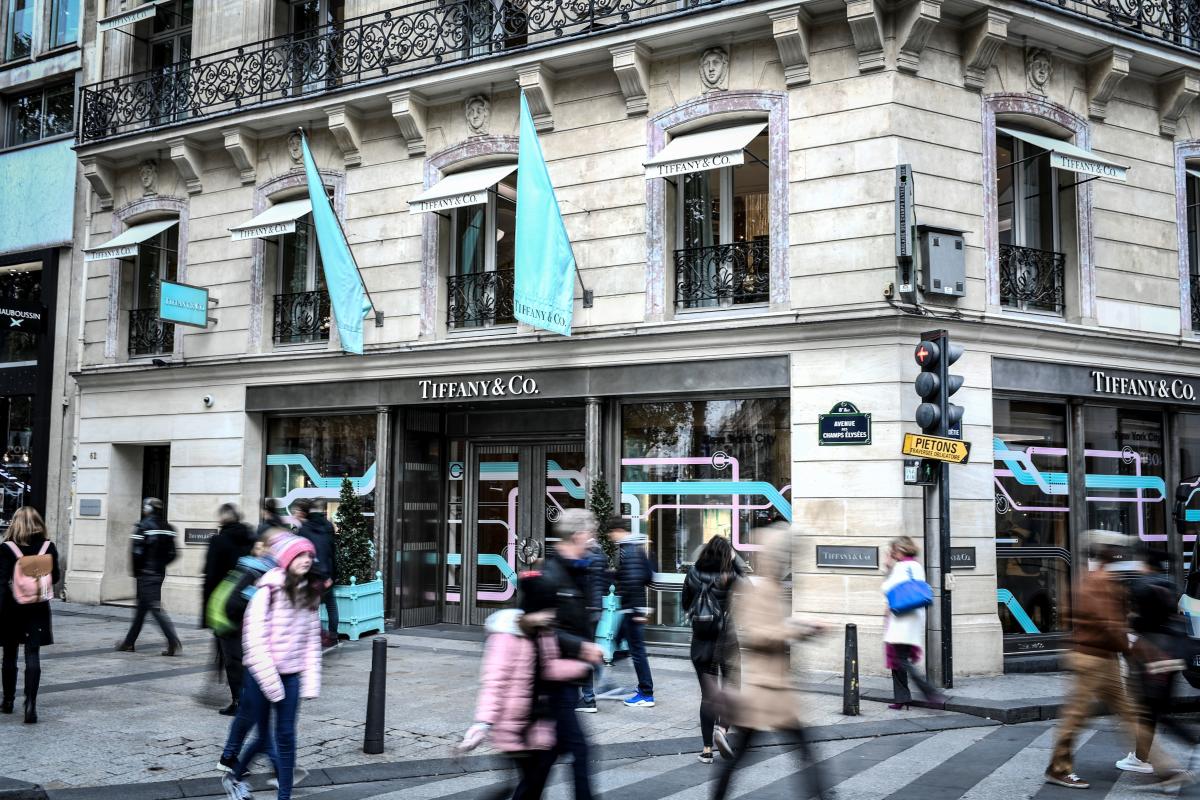 Tiffany shine contradicts LVMH deal tantrum