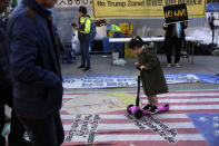 <p>South Korean protesters take part in an anti-Trump rally in front of US Embassy on November 4, 2017 in Seoul, South Korea. (Photo: Woohae Cho/Getty Images) </p>