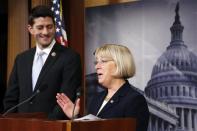 Senate Budget Committee chairman Senator Patty Murray (D-WA) (R) and House Budget Committee chairman Representative Paul Ryan (R-WI) hold a news conference to introduce The Bipartisan Budget Act of 2013 at the U.S. Capitol in Washington, December 10, 2013. REUTERS/Jonathan Ernst