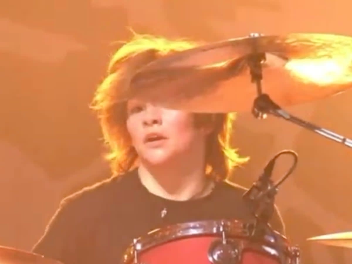 Taylor Hawkins’ son Oliver, 16, performs at late father’s tribute concert (YouTube)