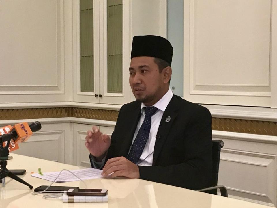 Johor PKR deputy chief Jimmy Puah Wee Tse claimed that the state’s former mentri besar Datuk Dr Sahruddin Jamal (pic) had tried to get him to jump over to support the new state coalition consisting of Umno, Bersatu, MIC and PAS. — Picture by Ben Tan
