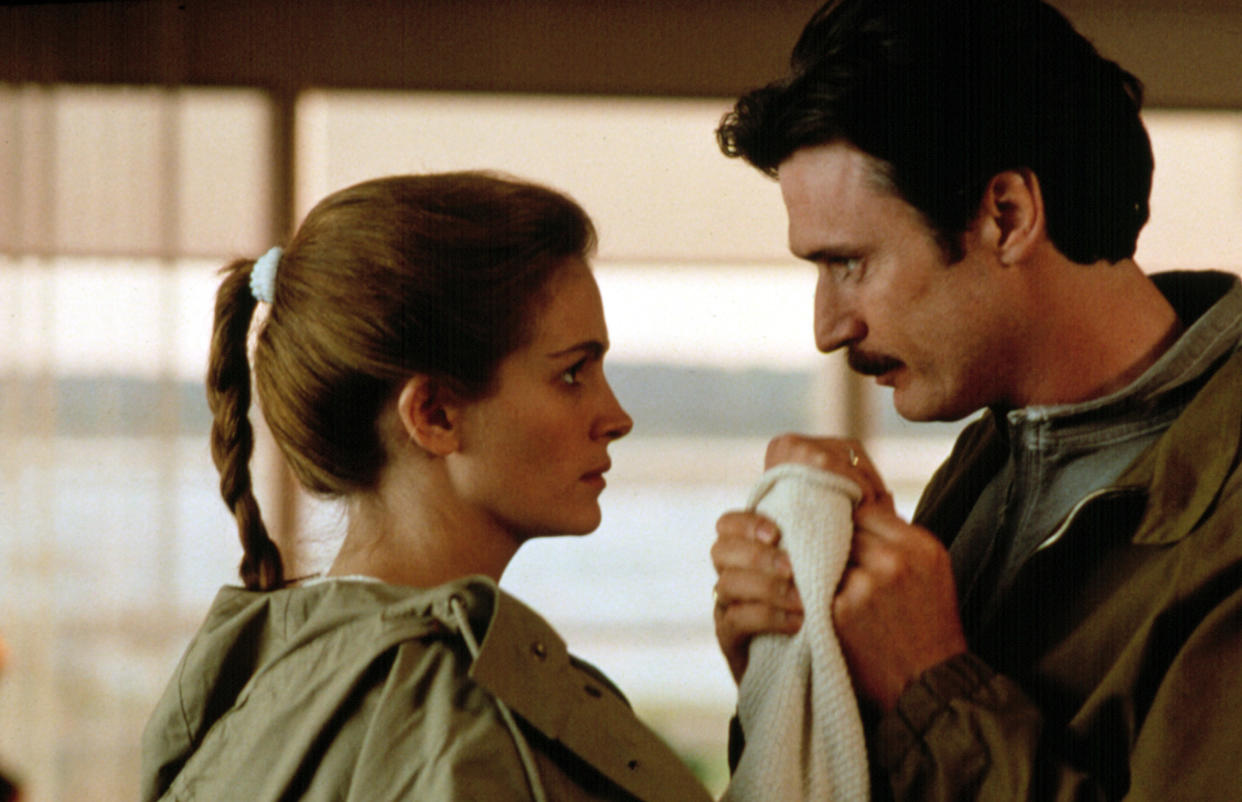 Julia Roberts and Patrick Bergin in 'Sleeping with the Enemy' (Photo: 20th Century Fox Film Corp/Courtesy Everett Collection)