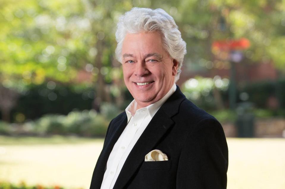 Christopher Warren-Green will assume the titles of conductor laureate and music adviser to the Charlotte Symphony Orchestra as it searches for his replacement.