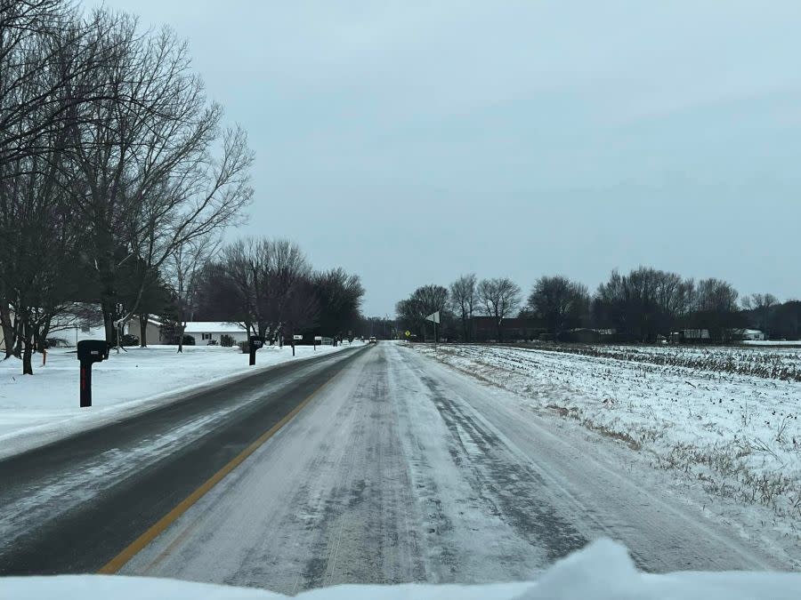 Snow on Plano Road near the elementary school in Warren County, KY (Courtesy: Warren County Emergency Management)