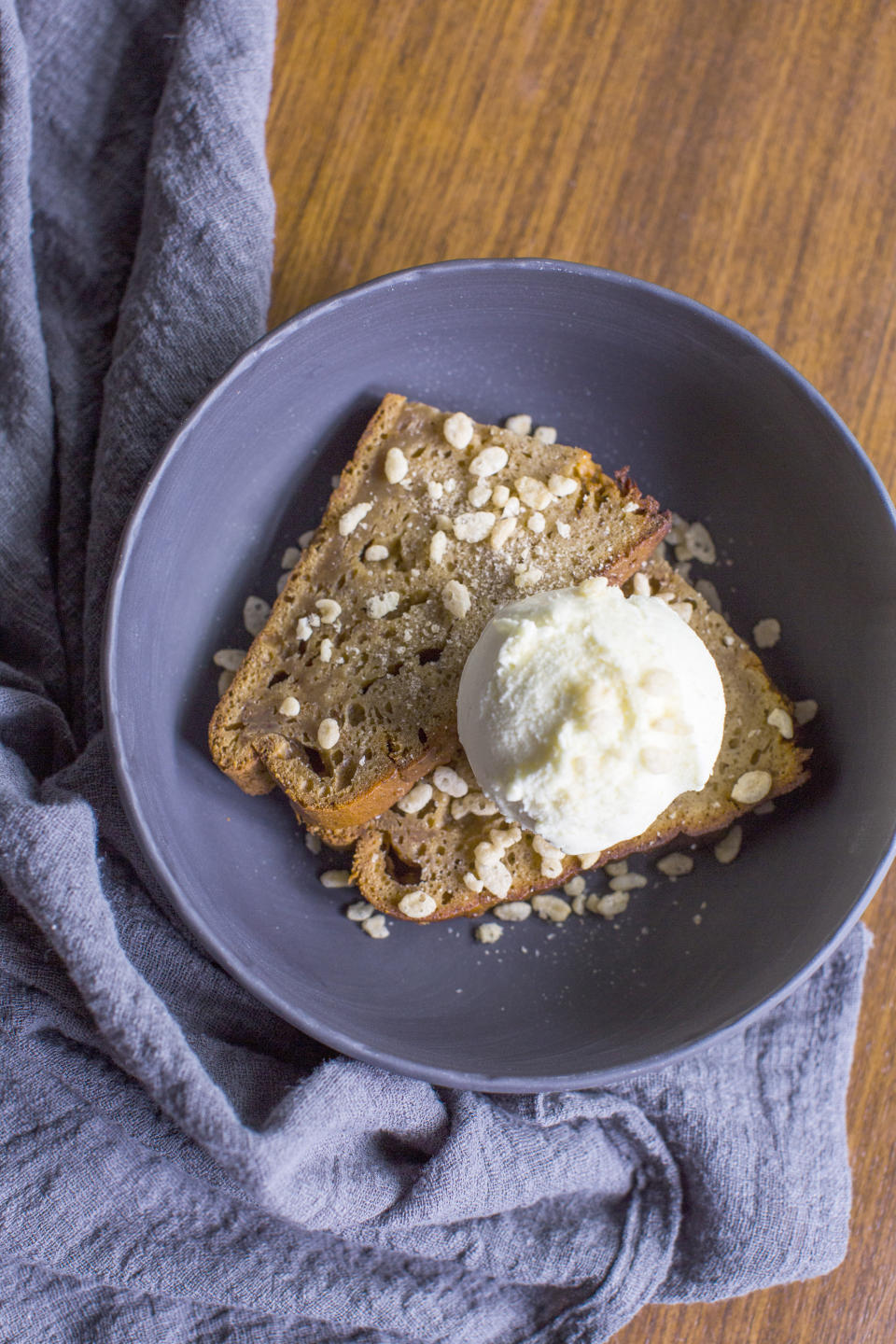 Apple walnut cake