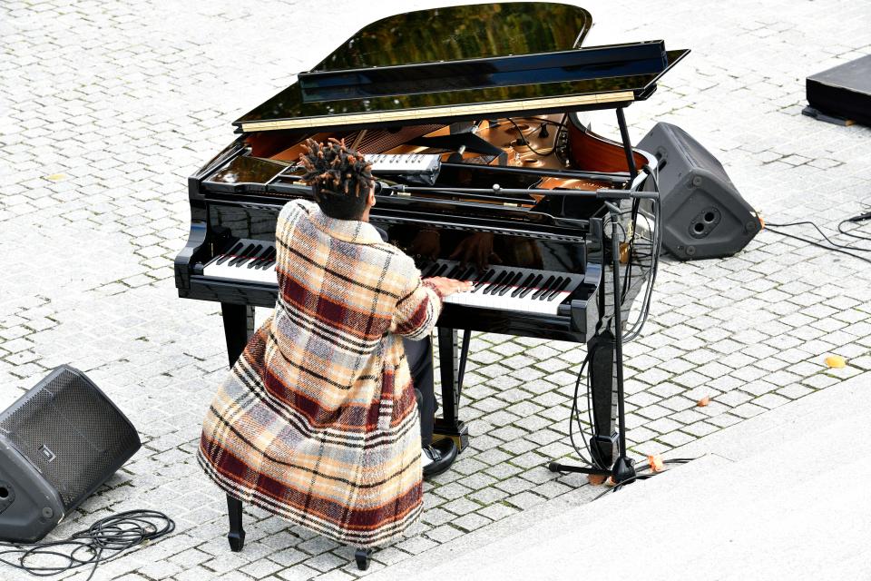 Jon Batiste performs on stage during Eyes on Iran Press Preview for Woman Life Freedom at Franklin D Roosevelt Four Freedoms State Park on Roosevelt Island on 28 November 2022 in New York City (Getty Images for WomanLifeFreedo)