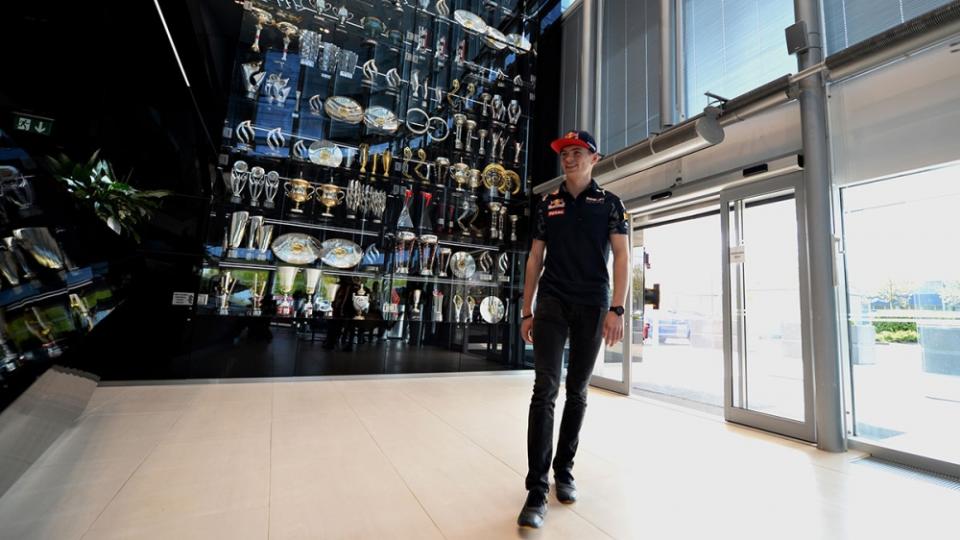 Verstappen將取代Kvyat在RBR的位置