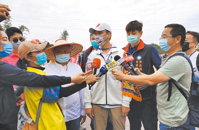 國民黨主席朱立倫表示，他們是根據科學方法、理性分析，推出最足夠贏得勝選候選人。（陳淑娥攝）