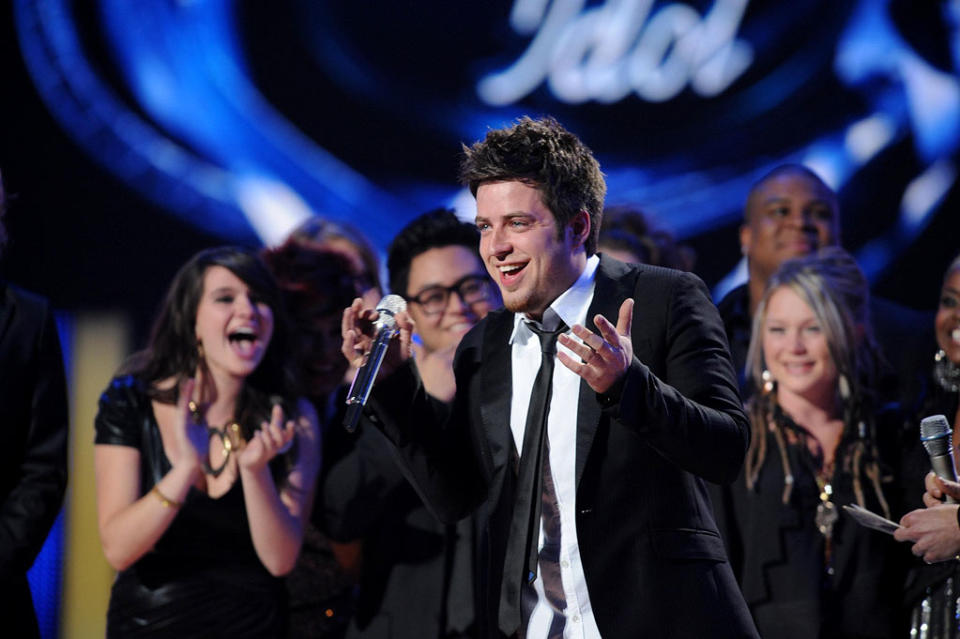 Lee DeWyze is crowned the Season 9 "American Idol" winner.